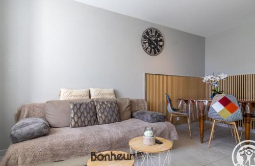 Nueil-sur-Layon House | Gîte de charme 4 pers avec spa privatif, terrasse, et équipements complets au cœur d'un village viticole - FR-1-622-20