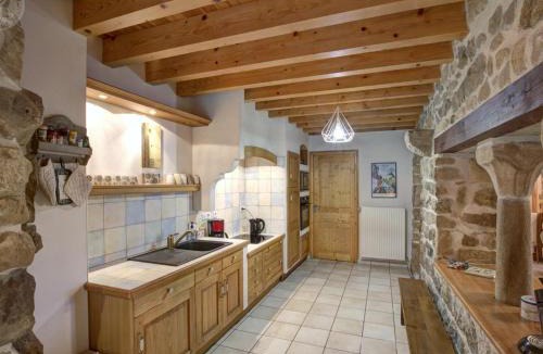 Montarcher House | Gîte de Charme 6 Pers avec Jardin Clos à Montarcher - FR-1-496-11