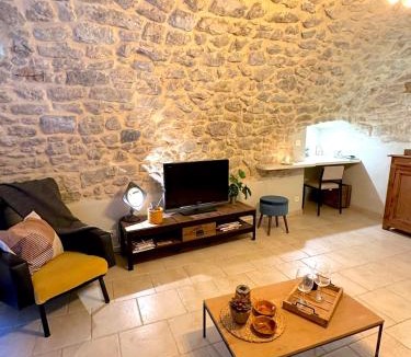 Brissac House | Gîte de charme au pied du Château de Brissac