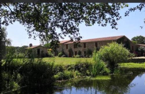 Saint-Sulpice-le-Verdon House | Gîte de charme avec piscine dans un environnement bucolique