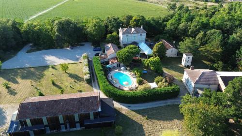Aiguillon House | Gîte de charme avec piscine, Domaine du Baraillot