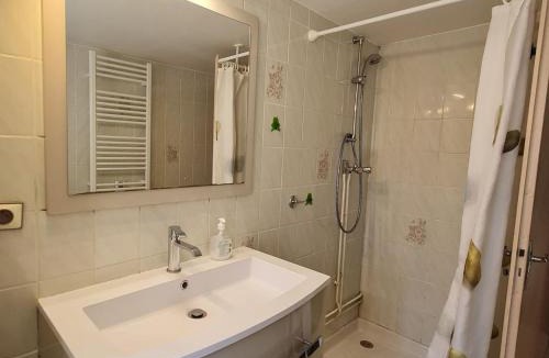 Pulney House | Gîte de charme dans ferme lorraine avec jardin clos, à proximité de sentiers et base de loisirs - FR-1-584-32
