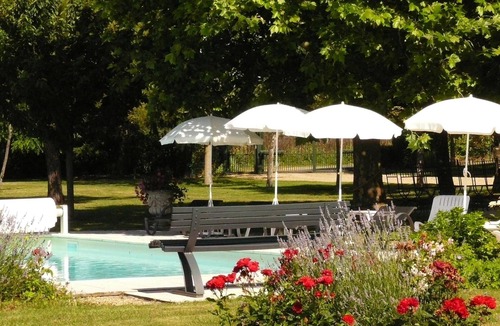 Varennes House | Gîte de Charme en Touraine + Heated swimming pool with view ! Pleine Nature ! 5 pers.