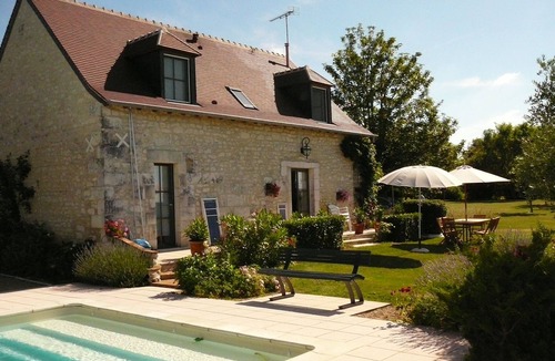 Varennes House | Gîte de Charme en Touraine + Heated swimming pool with view ! Pleine Nature ! 5 pers.