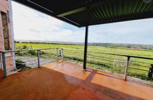Sains-du-Nord House | Gîte de Charme Isolé, Ferme Authentique, 4 Chb, Jardin, Randonnées, Val Joly à Proximité - FR-1-510-204