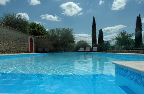 Joyeuse Apartment | Gîte de charme la Fenière dans Mas en pierres, 2 ch, 70m2, charme, nature, piscine chauffée, sud Ardèche