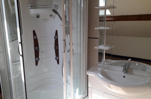 Courcelette Apartment | gîte de Courcelette