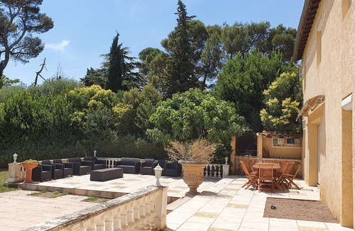 Villalbe Villa | Gîte de Dame Carcas