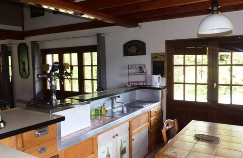 Montaignac-Saint-Hippolyte Villa | Gîte de France Le puy de diane (le dignou) 3 ears - Gite de France 5 people