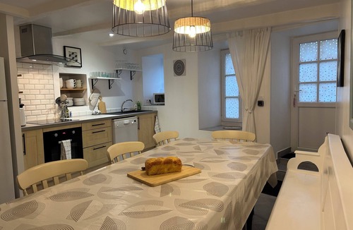 Saint-Hilaire-des-Loges House | Gîte des Hirondelles, La Maison des retrouvailles !