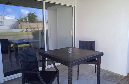 Saint-Michel-en-l'Herm Apartment | "gîte de L'aigue-marine"