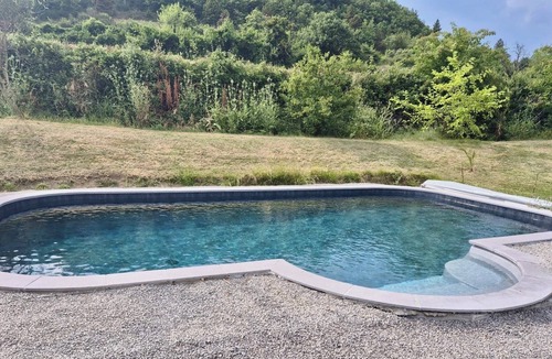 Saint-Vincent-de-Barres House | Gîte de la Fruitière: Swimming pool and Ardèche peace and quiet