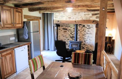 Saint-Merd-de-Lapleau Apartment | Gîte de France Gîte de coiral 3 épis - Gîte de France 2 personnes MAE-9524