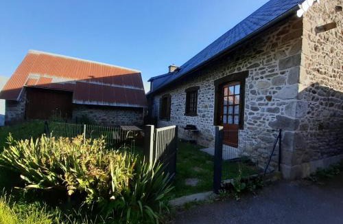 Lamaziere-Haute Apartment | Gîte de France à Lamazière-Haute 2 épis - Gîte de France 5 personnes MAE-9934