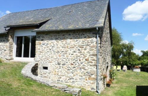 Sarroux-Saint-Julien Apartment | Gîte de France à Sarroux - St Julien 3 épis - Gîte de France 8 personnes MAE-0134