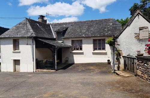 Aubazine Apartment | Gîte de France Au bon accueil 2 épis - Gîte de France 4 personnes MAE-6654