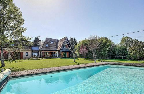 Varetz Apartment | Gîte de France Bayat pour 10 4 épis - Gîte de France 10 personnes MAE-9544