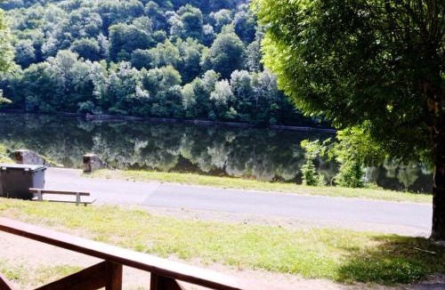 Laval-sur-Luzege Apartment | Gîte de France Chalet n°4 - Gîte de France 4 personnes MAE-6504