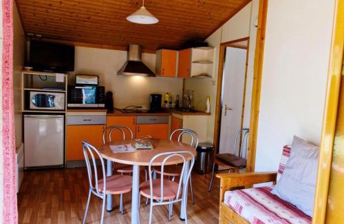 Laval-sur-Luzege Apartment | Gîte de France Chalet n°4 - Gîte de France 4 personnes MAE-6504
