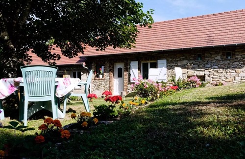 Sainte-Fortunade Villa | Gîte de France Gite of chouvert "francois" 3 ears - Gîte de France 4 people