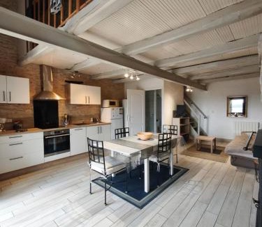 Linazay House | Gîte de Grange