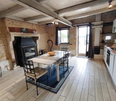 Linazay House | Gîte de Grange