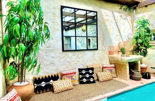 Vallon-Pont-d'Arc House | Gîte de groupe 19p-9ch OU 3 gîtes indépendants 6p-3ch - PATIO et PISCINE INTERIEURE CHAUFFEE TOUTE L'ANNEE