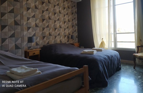 Marolles-sous-Lignieres House | Gîte de l'écluse