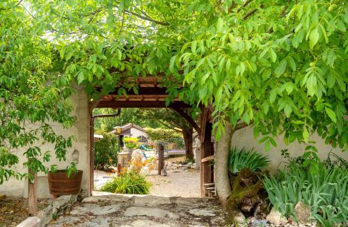 Murs-et-Gelignieux Apartment | Gîte de l'éléphant