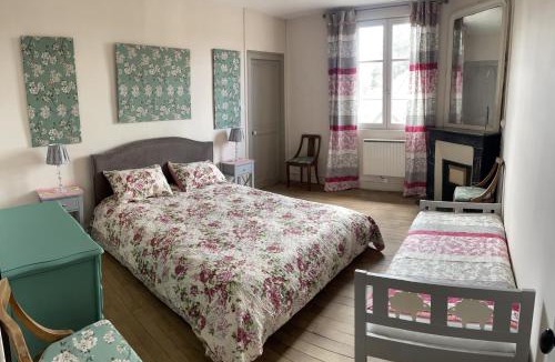 Le-Petit-Pressigny House | Gîte de l’ancienne Mairie