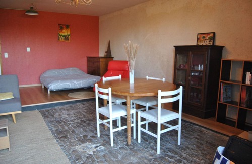 Bouclans Apartment | Gîte de l'Echappée Bêêêle