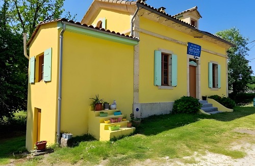Bassanne House | Gîte de l'Ecluse for 10 Guests