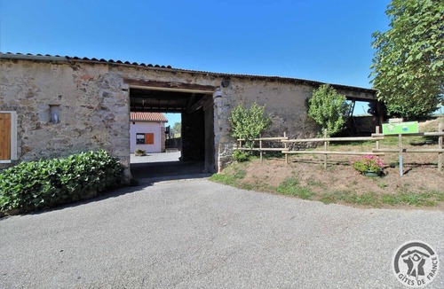 Pomeys House | Gîte de L'enclos - Pomeys