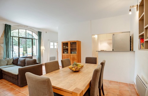 Pont-Saint-Esprit Apartment | Gîte de la Cour 6 personnes - Gorges de l'Ardèche