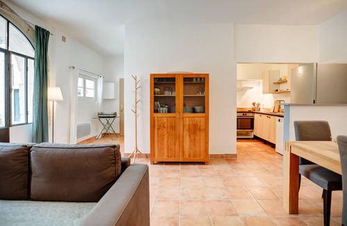 Pont-Saint-Esprit Apartment | Gîte de la Cour 6 personnes - Gorges de l'Ardèche