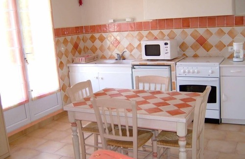 Aigues-Mortes Apartment | Gîte de la Cave – Charme provençal avec jardin à Aigues-Mortes