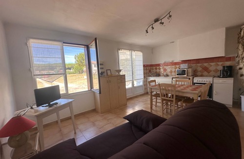 Aigues-Mortes Apartment | Gîte de la Cave – Charme provençal avec jardin à Aigues-Mortes