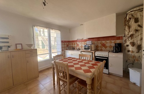 Aigues-Mortes Apartment | Gîte de la Cave – Charme provençal avec jardin à Aigues-Mortes