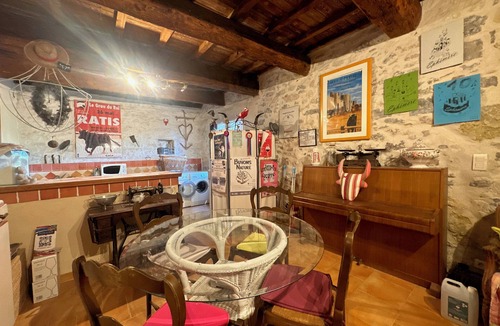 Aigues-Mortes Apartment | Gîte de la Cave – Charme provençal avec jardin à Aigues-Mortes