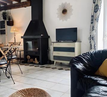 La Chapelle-Janson House | Gîte De La Ferme Du Tilleul