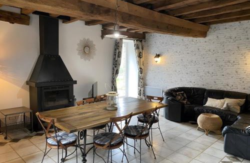 La Chapelle-Janson House | Gîte De La Ferme Du Tilleul