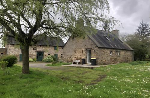 La Chapelle-Janson House | Gîte De La Ferme Du Tilleul