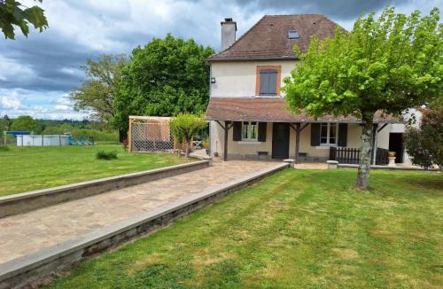 Saint-Yrieix-la-Perche House | Gîte de La Grange Ovalaire