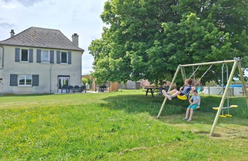 Saint-Yrieix-la-Perche House | Gîte de La Grange Ovalaire