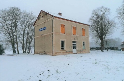 Esclavolles-Lurey House | Gîte de la Gare