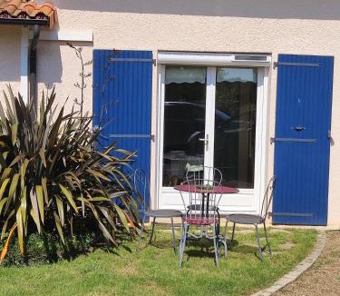 Nouaille-Maupertuis House | Gîte de la Lorada