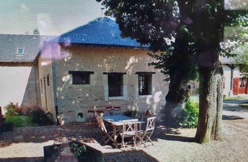 Vernou-sur-Brenne House | Gîte de la Mignonerie du Château de Jallanges pour 19 personnes avec 4 ou 7 chambres