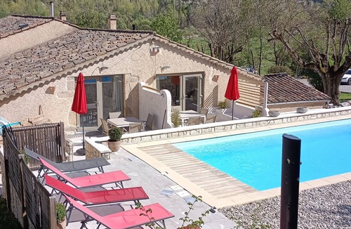 Barret-sur-Meouge Cottage | Gîte DE LA Source