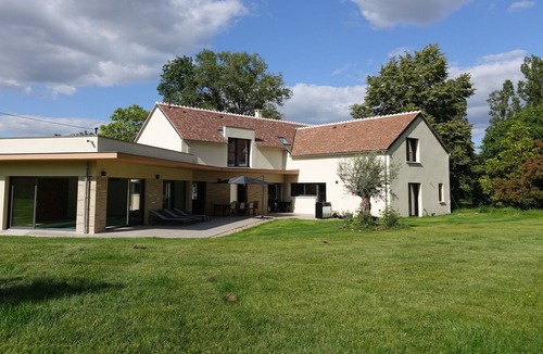 Pont-de-Ruan Villa | Gîte de la Villa des Lys
