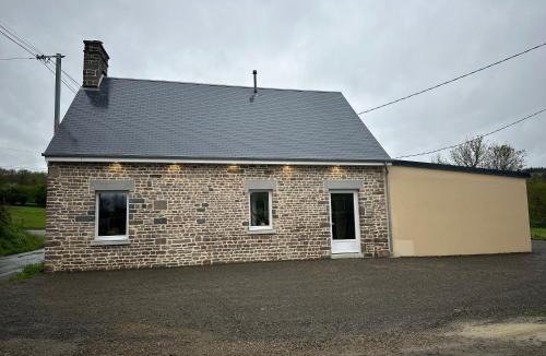 Le Tourneur House | Gîte de Monthardrou